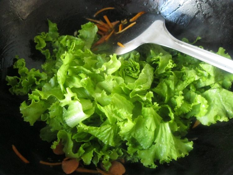 蛋皮火腿炒饼步骤11