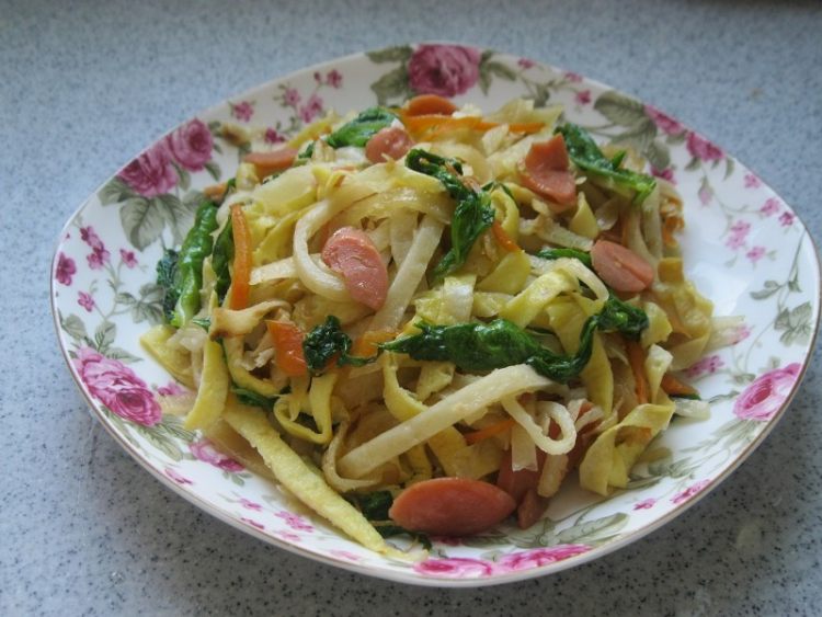 蛋皮火腿炒饼步骤17
