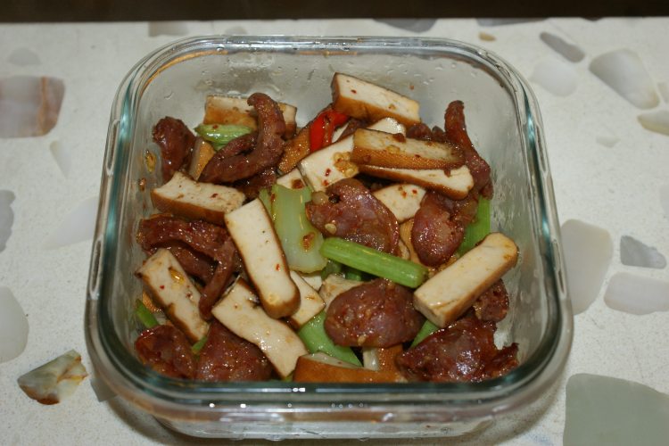 豆腐干炒香肠步骤5
