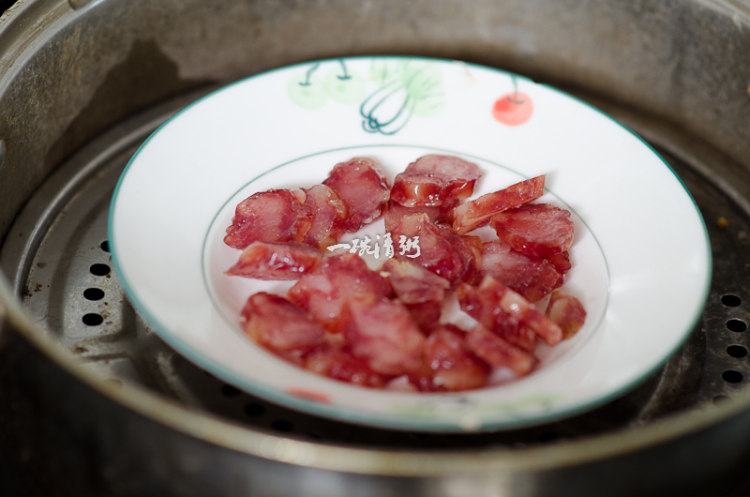 香葱腊肠蛋炒饭步骤2