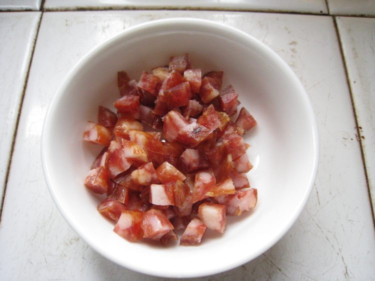 香肠酱油炒饭步骤2