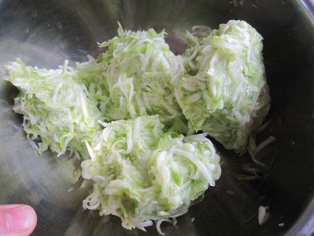 西葫芦鸡蛋香肠盒子步骤5