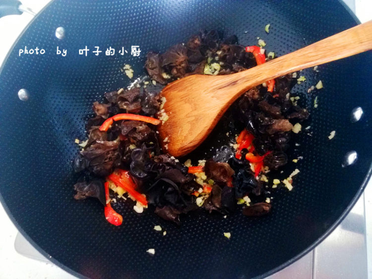 木耳鸡蛋炒香肠步骤10