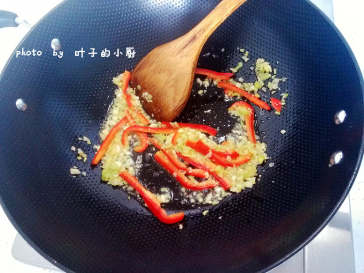 木耳鸡蛋炒香肠步骤9