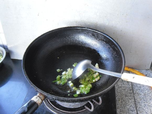 香肠炒芹菜步骤4
