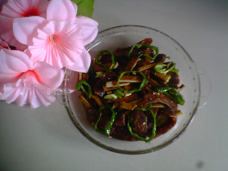 豆干炒香肠步骤9