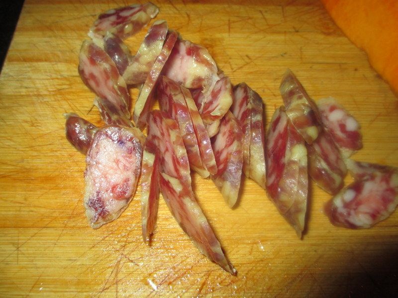 南瓜蒸香肠步骤4