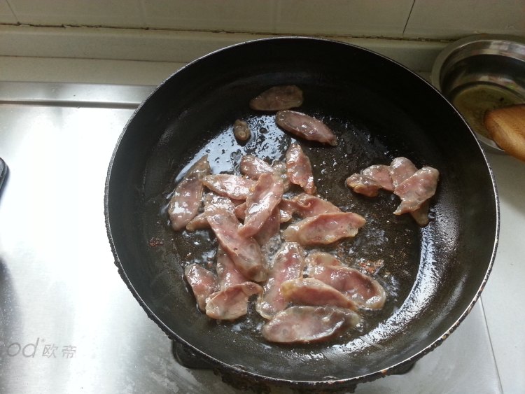 芦笋炒香肠步骤6