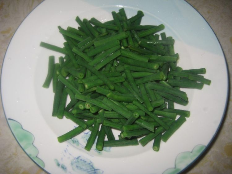 豇豆香肠步骤4