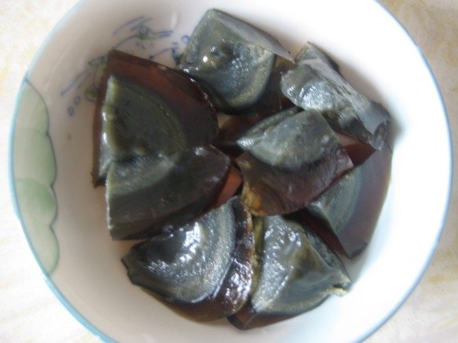 皮蛋香肠面步骤1
