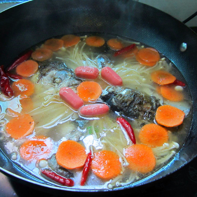 鱼头素菜火锅步骤7