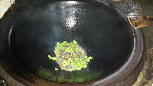 豆瓣香肠饭步骤2