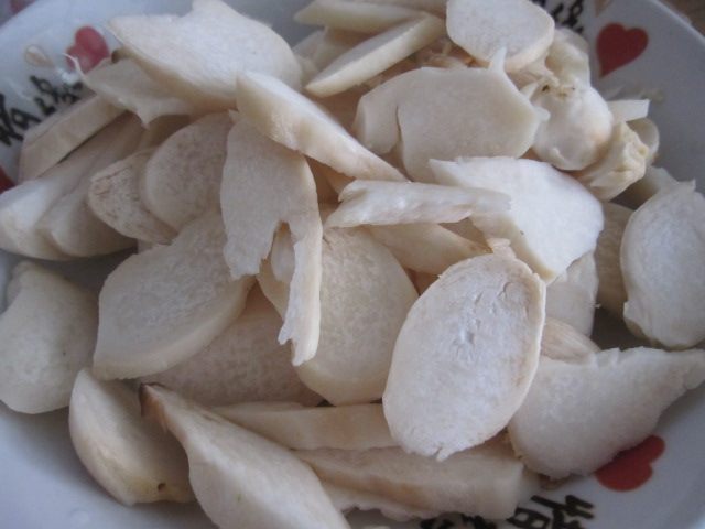 土豆杏鲍菇炒香肠步骤2