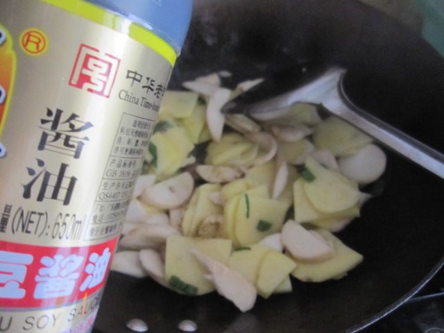 土豆杏鲍菇炒香肠步骤8
