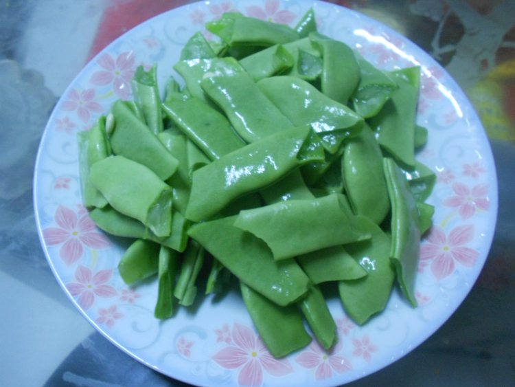 芸豆炒香肠步骤2