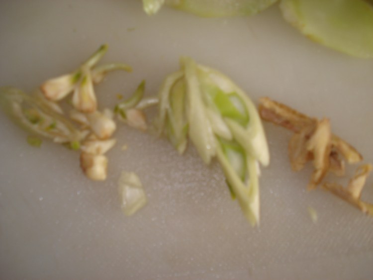 自制香肠香菇烧青笋步骤5