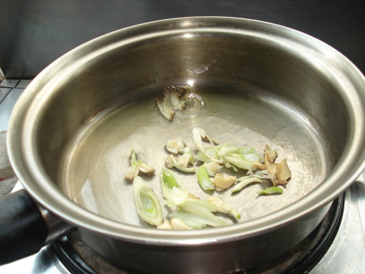 自制香肠香菇烧青笋步骤10