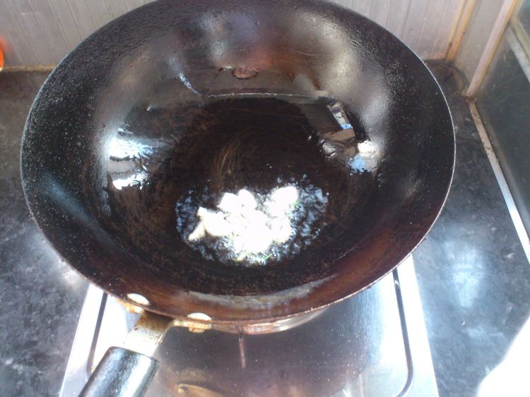 豆角炒香肠步骤3