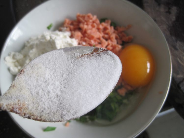韭菜香肠蛋饼步骤5