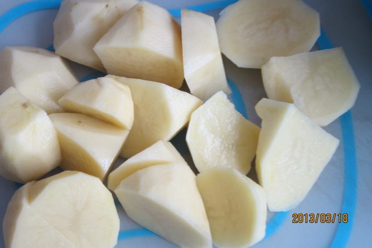 芹菜香肠土豆泥步骤2