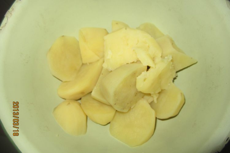 芹菜香肠土豆泥步骤3