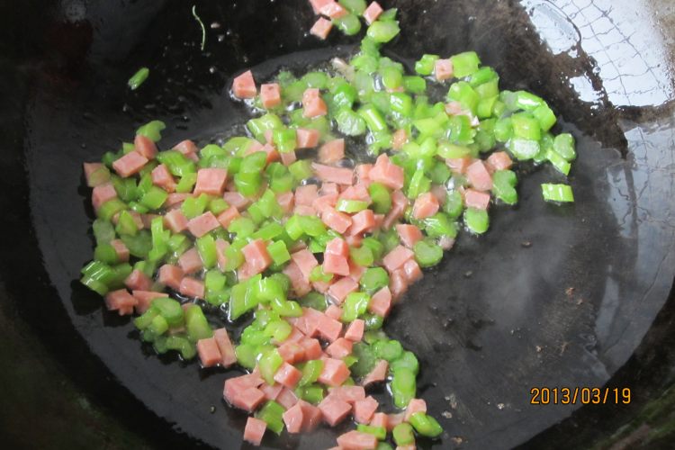 芹菜香肠土豆泥步骤7