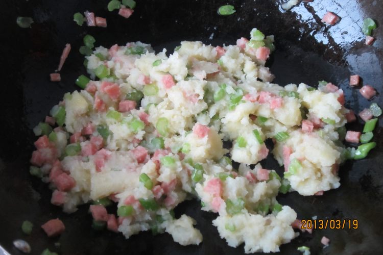 芹菜香肠土豆泥步骤9