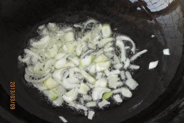 榨菜炒米饭步骤4