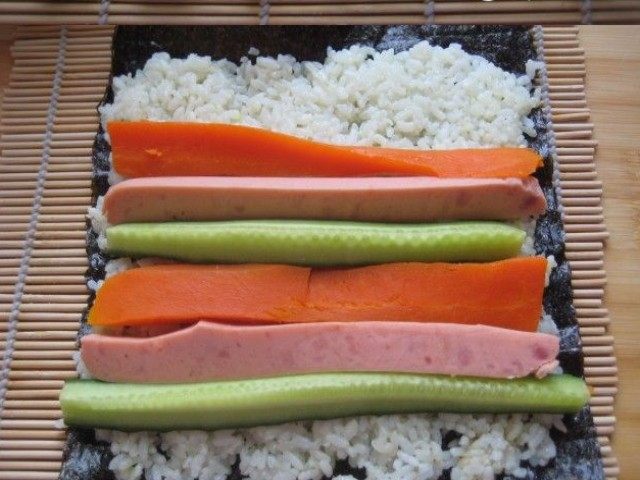 自制寿司卷步骤4