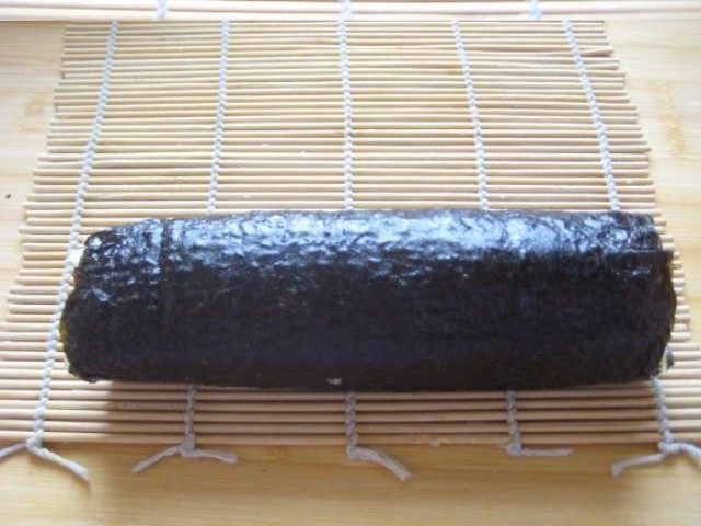 自制寿司卷步骤6