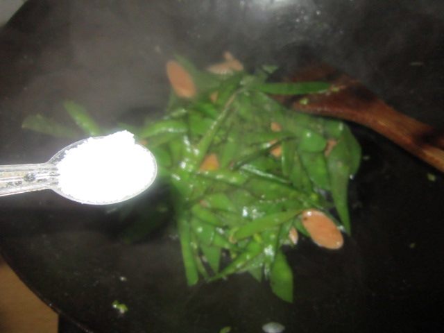 炒荷兰豆步骤6