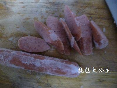香肠炒菜花步骤1