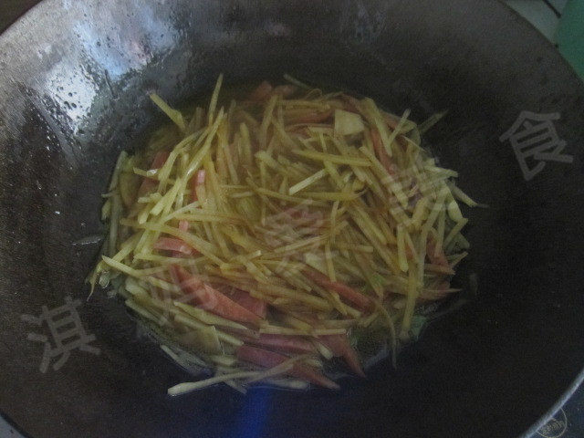 香肠土豆丝步骤9