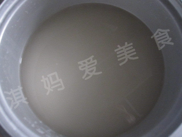 土豆香肠玉米粒焖饭步骤2