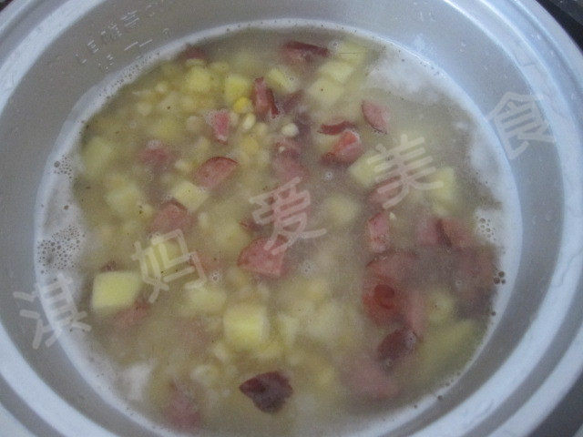 土豆香肠玉米粒焖饭步骤12