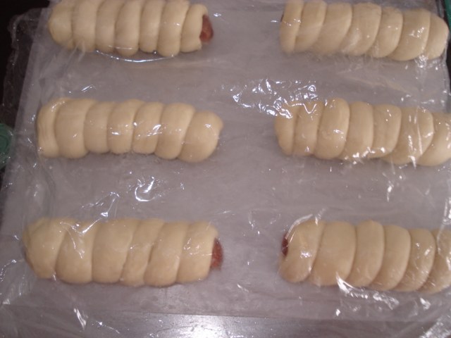 腊肠餐包步骤16