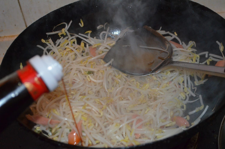 香肠豆芽步骤8