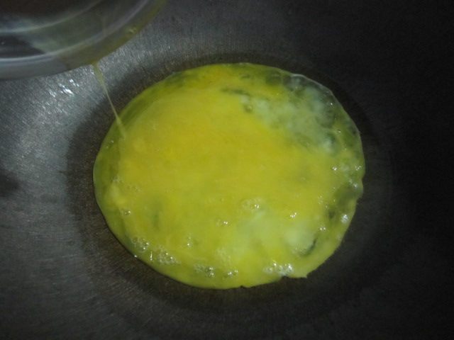 菠菜香肠炒鸡蛋步骤5
