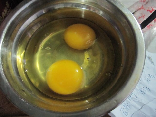 菠菜香肠炒鸡蛋步骤3