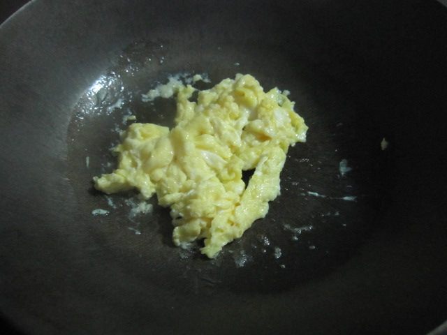 菠菜香肠炒鸡蛋步骤6