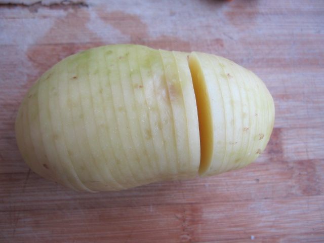土豆烤香肠步骤2