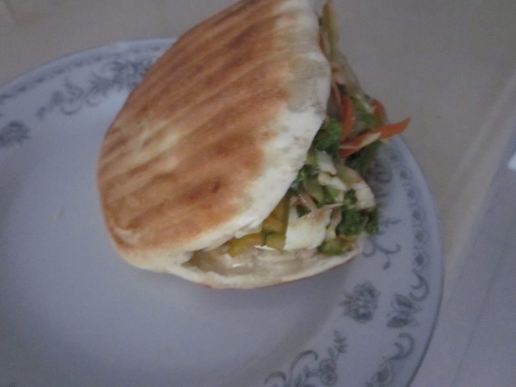 夹菜蛋饼步骤8