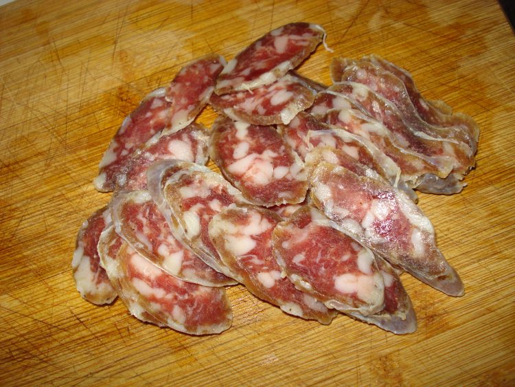 豆角香肠焖饭步骤2