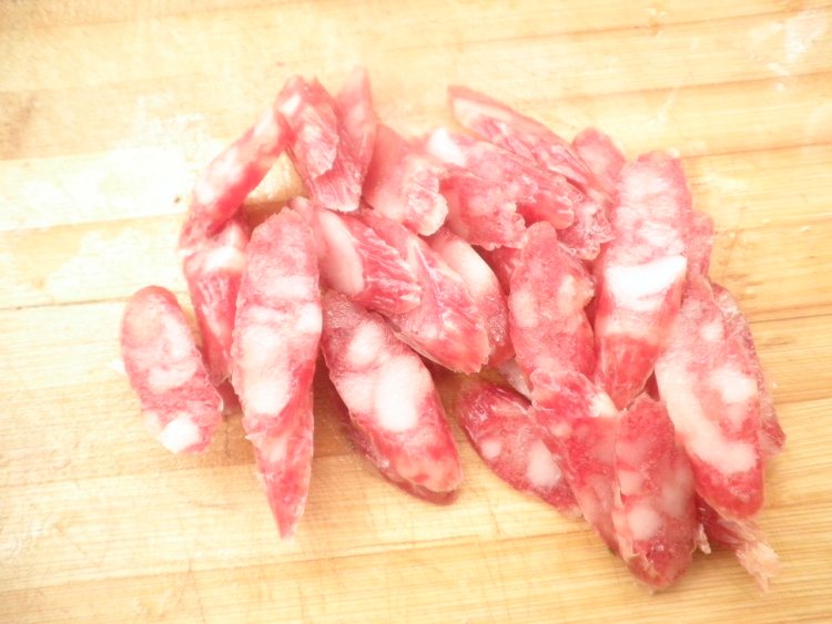 长豆角炒香肠步骤3