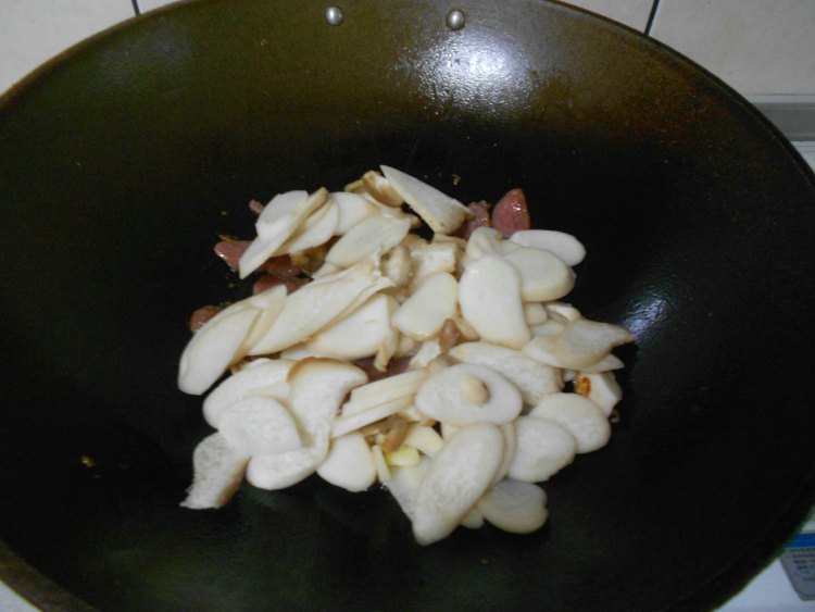 香肠炒杏鲍菇步骤4