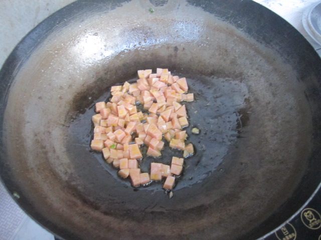 青菜木耳炒饭步骤4