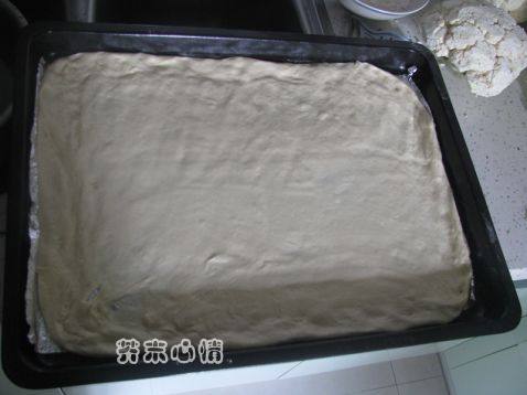培根萨拉米黑橄榄比萨步骤7