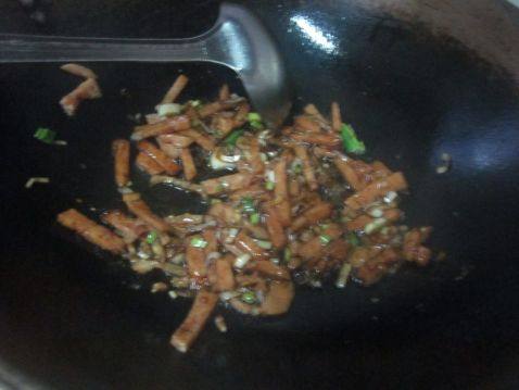 豆角丝炒香肠步骤9