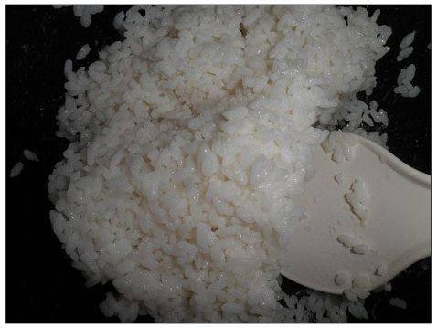 油菜香肠炒饭步骤1