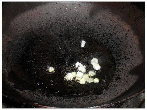 油菜香肠炒饭步骤5